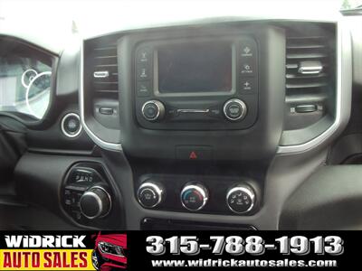 2022 RAM 1500 Big Horn/Lone Star   - Photo 9 - Watertown, NY 13601