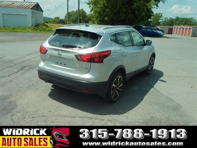 2017 Nissan Rogue Sport SL - Photo 5 - Watertown, NY 13601