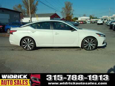 2022 Nissan Altima 2.0 SR   - Photo 4 - Watertown, NY 13601