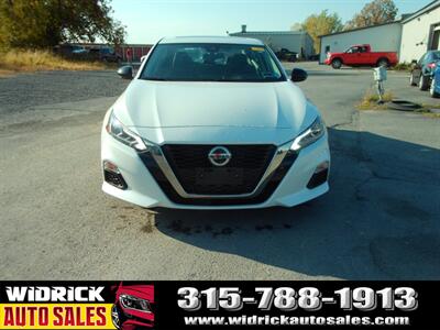 2022 Nissan Altima 2.0 SR   - Photo 2 - Watertown, NY 13601