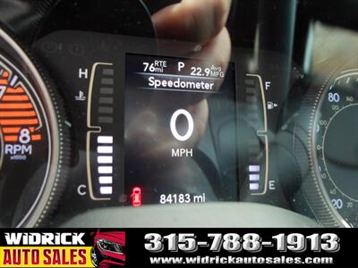 2019 Jeep Cherokee Altitude   - Photo 9 - Watertown, NY 13601