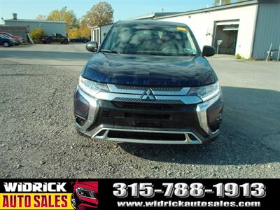 2020 Mitsubishi Outlander   - Photo 2 - Watertown, NY 13601