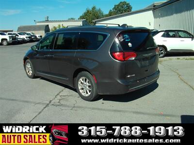 2020 Chrysler Pacifica Touring L - Photo 5 - Watertown, NY 13601