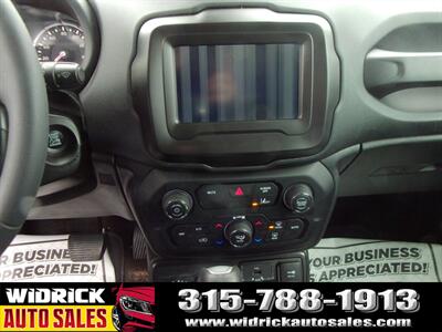 2021 Jeep Renegade Latitude   - Photo 8 - Watertown, NY 13601