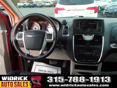 2015 Chrysler Town & Country Touring   - Photo 7 - Watertown, NY 13601