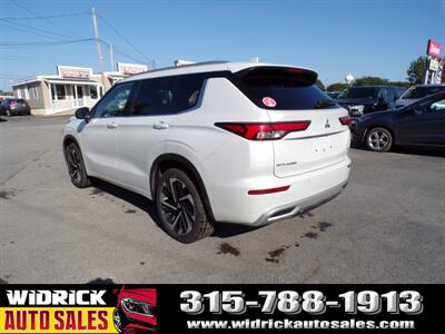 2022 Mitsubishi Outlander SEL   - Photo 17 - Watertown, NY 13601