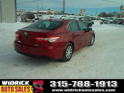 2019 Toyota Camry Hybrid LE - Photo 14 - Watertown, NY 13601