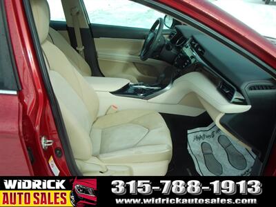 2019 Toyota Camry Hybrid LE - Photo 4 - Watertown, NY 13601