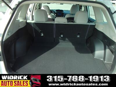 2022 Subaru Forester   - Photo 6 - Watertown, NY 13601