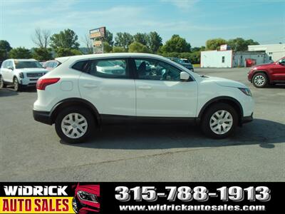2019 Nissan Rogue Sport S   - Photo 4 - Watertown, NY 13601