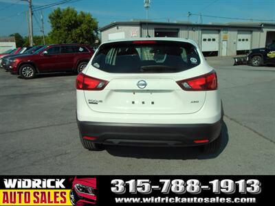 2019 Nissan Rogue Sport S   - Photo 6 - Watertown, NY 13601