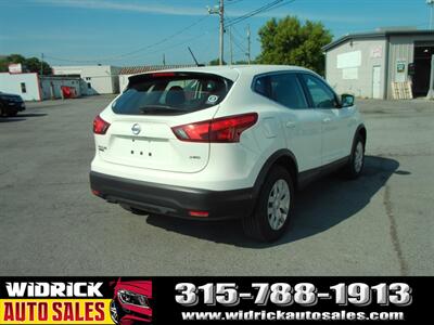 2019 Nissan Rogue Sport S   - Photo 5 - Watertown, NY 13601