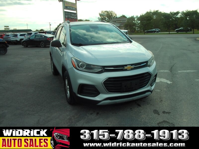 2017 Chevrolet Trax LT - Photo 1 - Watertown, NY 13601