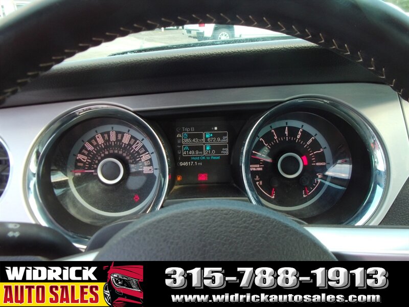 2013 Ford Mustang GT Premium photo 7