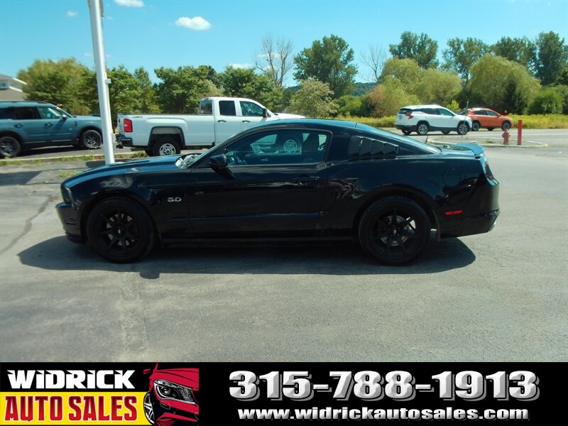 2013 Ford Mustang GT Premium photo 13