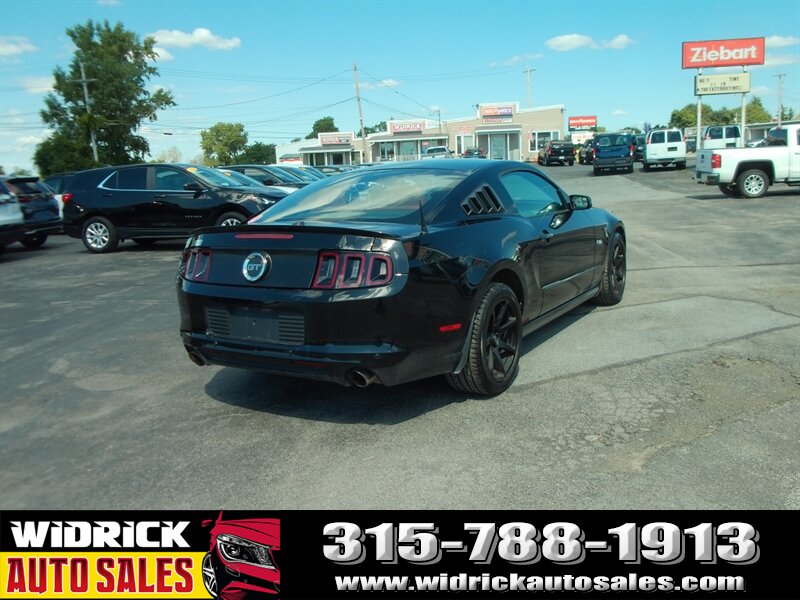 2013 Ford Mustang GT Premium photo 10