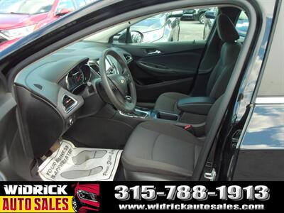2018 Chevrolet Cruze LT Auto   - Photo 4 - Watertown, NY 13601