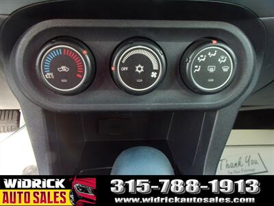 2014 Mitsubishi Lancer Sportback ES - Photo 10 - Watertown, NY 13601
