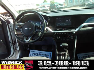 2022 Kia Niro LXS   - Photo 6 - Watertown, NY 13601