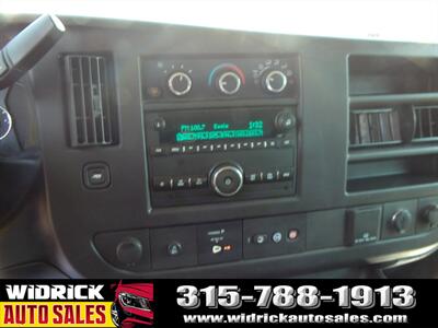 2016 Chevrolet Express LT Passenger   - Photo 17 - Watertown, NY 13601