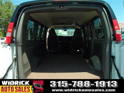 2016 Chevrolet Express LT Passenger   - Photo 15 - Watertown, NY 13601