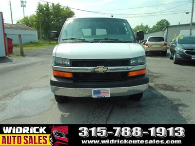 2016 Chevrolet Express LT Passenger   - Photo 2 - Watertown, NY 13601
