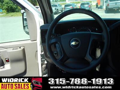 2016 Chevrolet Express LT Passenger   - Photo 13 - Watertown, NY 13601