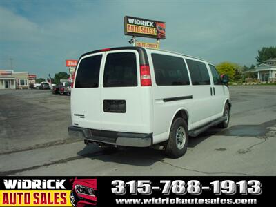 2016 Chevrolet Express LT Passenger   - Photo 5 - Watertown, NY 13601