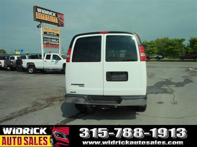 2016 Chevrolet Express LT Passenger   - Photo 6 - Watertown, NY 13601