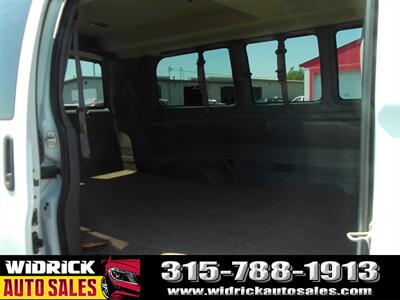 2016 Chevrolet Express LT Passenger   - Photo 10 - Watertown, NY 13601