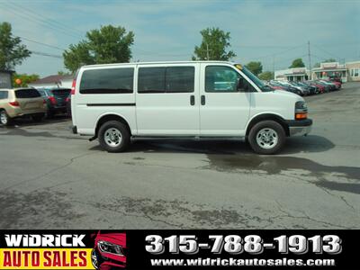 2016 Chevrolet Express LT Passenger   - Photo 4 - Watertown, NY 13601
