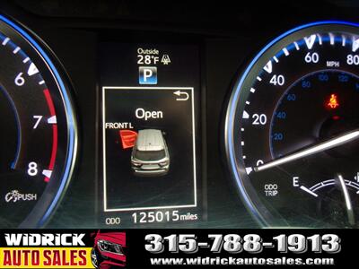 2014 Toyota Highlander XLE V6   - Photo 9 - Watertown, NY 13601