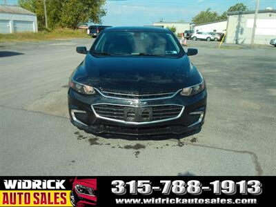 2017 Chevrolet Malibu LT 1LT   - Photo 2 - Watertown, NY 13601