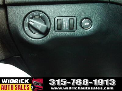 2014 Dodge Charger SXT Plus - Photo 12 - Watertown, NY 13601