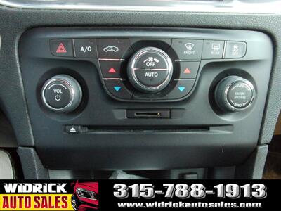 2014 Dodge Charger SXT Plus - Photo 11 - Watertown, NY 13601