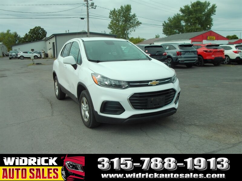 2020 Chevrolet Trax LS - Photo 1 - Watertown, NY 13601