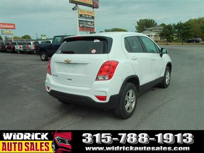 2020 Chevrolet Trax LS   - Photo 5 - Watertown, NY 13601
