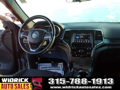2020 Jeep Grand Cherokee Laredo E   - Photo 6 - Watertown, NY 13601