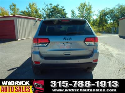 2020 Jeep Grand Cherokee Laredo E   - Photo 14 - Watertown, NY 13601