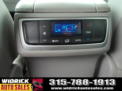 2016 Toyota Highlander XLE   - Photo 8 - Watertown, NY 13601