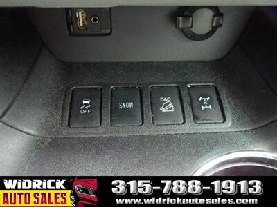 2016 Toyota Highlander XLE   - Photo 15 - Watertown, NY 13601