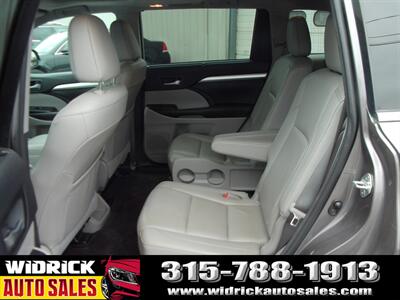 2016 Toyota Highlander XLE   - Photo 4 - Watertown, NY 13601