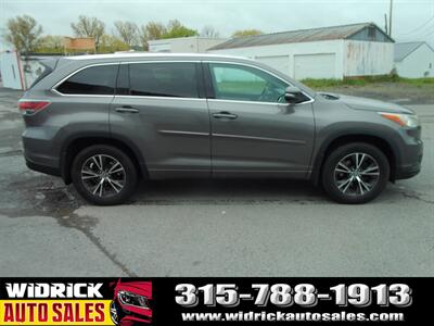 2016 Toyota Highlander XLE   - Photo 16 - Watertown, NY 13601