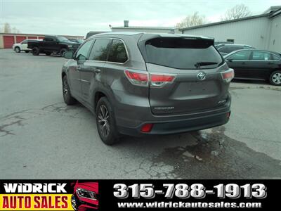 2016 Toyota Highlander XLE   - Photo 19 - Watertown, NY 13601
