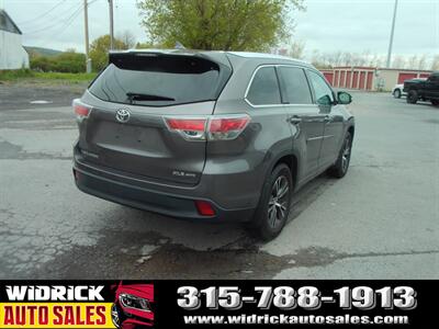 2016 Toyota Highlander XLE   - Photo 17 - Watertown, NY 13601