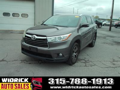 2016 Toyota Highlander XLE   - Photo 3 - Watertown, NY 13601
