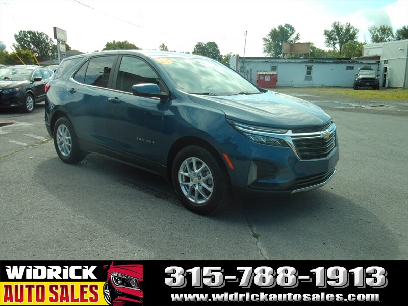 2024 Chevrolet Equinox LT   - Photo 1 - Watertown, NY 13601