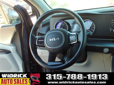 2024 Kia Carnival LX - Photo 8 - Watertown, NY 13601