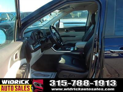 2024 Kia Carnival LX - Photo 4 - Watertown, NY 13601