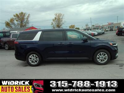 2024 Kia Carnival LX   - Photo 4 - Watertown, NY 13601